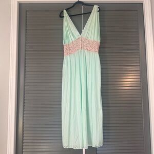 Val Mode Vintage 60s Mint Nightgown
